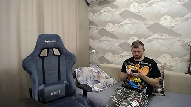 Snapshot of SerzhKorol1 chatting on September 19, 9:11 am SerzhKorol1 online show from September 19, 9:11 am