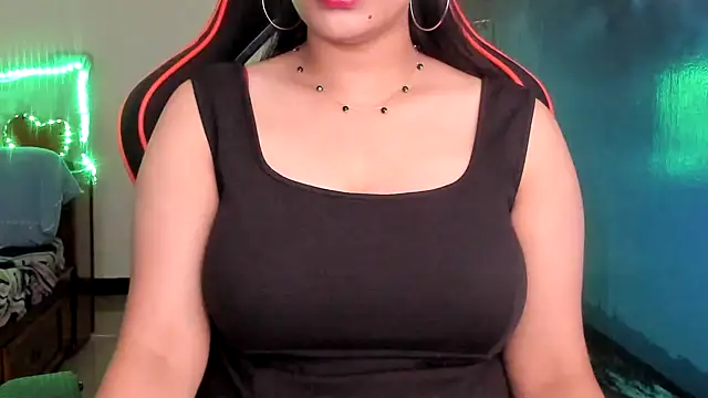 Snapshot of South_indian_tickly chatting on February 13, 11:45 pm South indian tickly online show from February 13, 11:45 pm