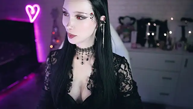 Snapshot of _Uindi_ chatting on February 17, 5:32 pm  Uindi  online show from February 17, 5:32 pm