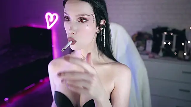 Snapshot of _Uindi_ chatting on March 6, 3:24 pm  Uindi  online show from March 6, 3:24 pm