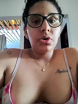 DanielleEvans  online show from January 22, 9:21 pm