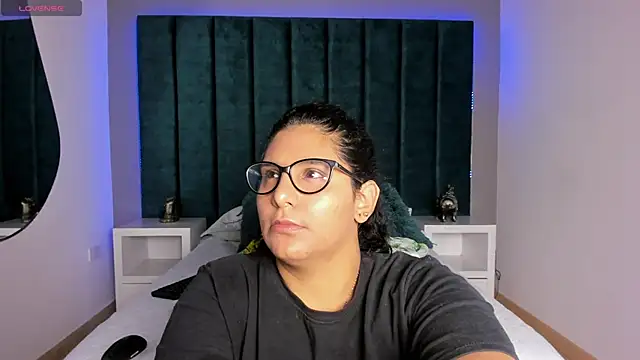 DanielleEvans  online show from February 11, 11:26 am