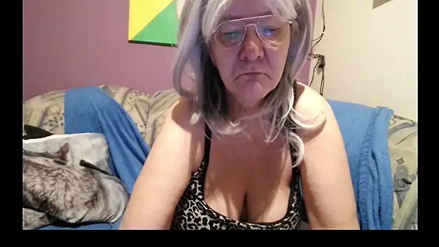 milfchantal4 online show from January 24, 7:30 am
