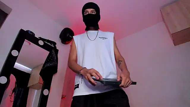 Samuel Suarez online show from December 19, 2:57 pm