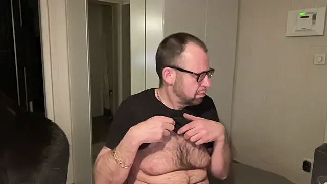 FABIOGLASSES online show from February 4, 8:47 pm