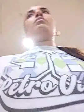 Snapshot of aisha_es chatting on March 12, 9:56 pm aisha es online show from March 12, 9:56 pm