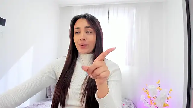 Snapshot of aisha_es chatting on September 30, 8:03 pm aisha es online show from September 30, 8:03 pm