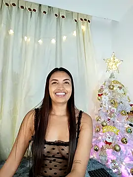 aisha es online show from December 4, 10:18 pm