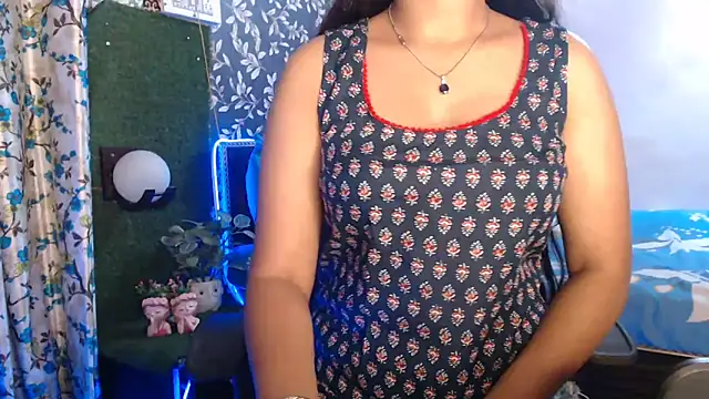 Snapshot of The_Divine_Love chatting on February 12, 10:48 pm The Divine Love online show from February 12, 10:48 pm