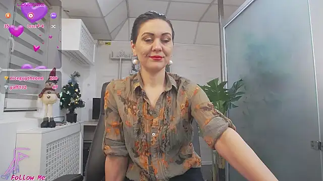 EllaMilf  online show from December 7, 9:06 am