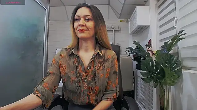 EllaMilf  online show from December 12, 1:28 pm