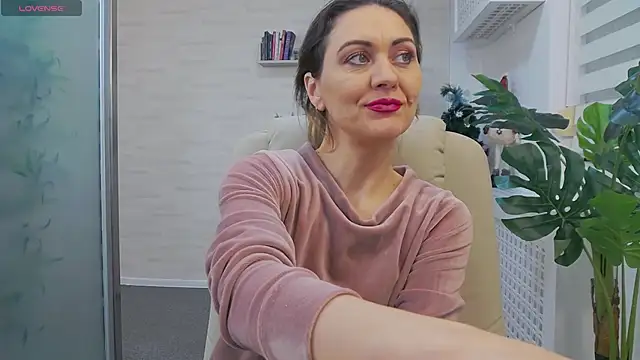 EllaMilf  online show from December 19, 2:57 pm