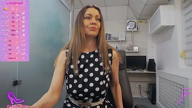 EllaMilf  online show from March 6, 6:37 pm