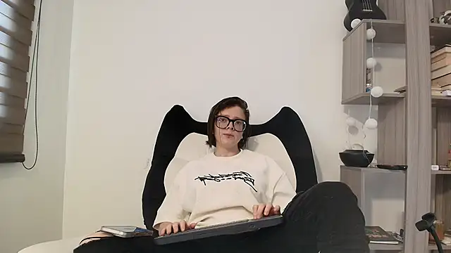 Snapshot of Arya_starrk chatting on March 9, 2:21 pm Arya starrk online show from March 9, 2:21 pm