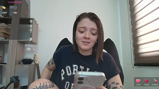 Snapshot of Arya_starrk chatting on May 22, 3:06 pm Arya starrk online show from May 22, 3:06 pm