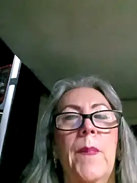 Snapshot of EvaRobinson chatting on December 31, 2:08 am EvaRobinson online show from December 31, 2:08 am