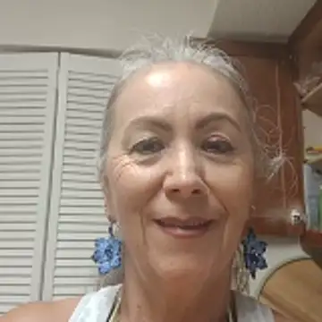 EvaRobinson online show from May 15, 5:42 pm