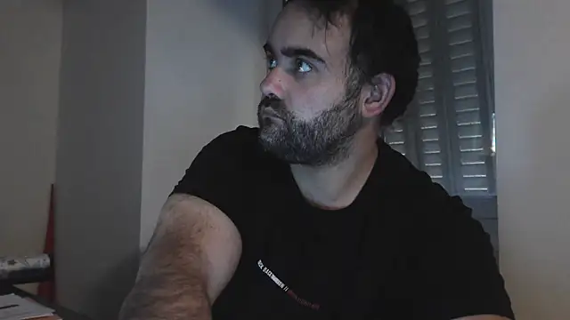 Snapshot of colalba12 chatting on December 13, 3:00 pm colalba12 online show from December 13, 3:00 pm