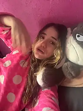 Snapshot of ShelbyHagen chatting on November 3, 4:19 pm ShelbyHagen online show from November 3, 4:19 pm