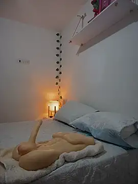 Snapshot of ShelbyHagen chatting on February 13, 11:23 pm ShelbyHagen online show from February 13, 11:23 pm