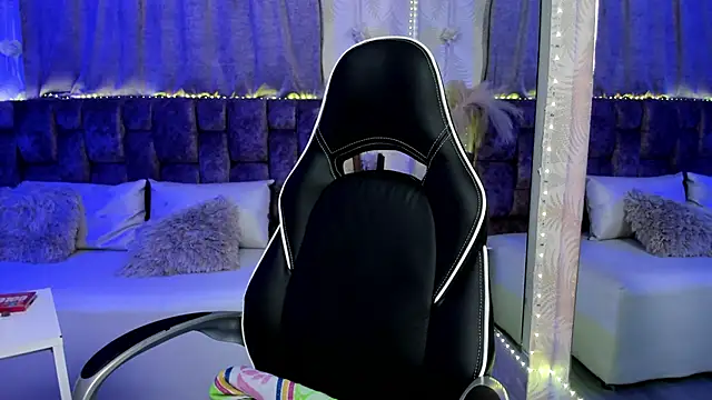 sophiaamethystt online show from January 20, 2:46 pm