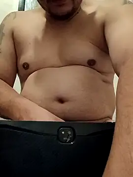 Snapshot of thickcocklatino chatting on April 22, 9:22 am thickcocklatino online show from April 22, 9:22 am