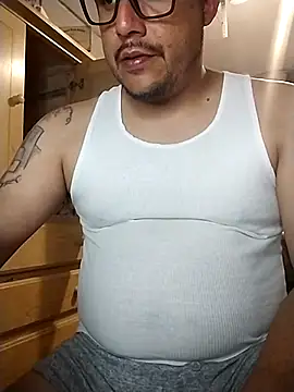 Snapshot of thickcocklatino chatting on May 14, 8:04 pm thickcocklatino online show from May 14, 8:04 pm