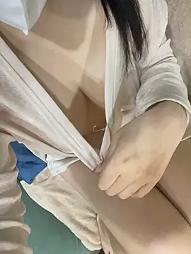 Onee-Chew online show from January 17, 11:59 am