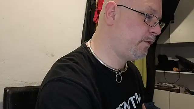 sklave-von-herrin-andrea online show from May 20, 5:52 pm
