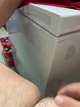 Snapshot of buri232 chatting on November 7, 1:44 pm buri232 online show from November 7, 1:44 pm