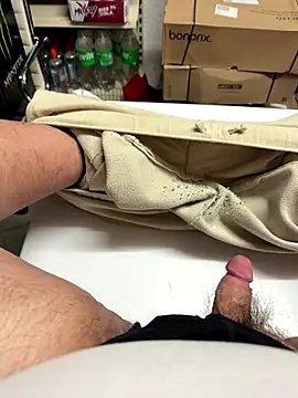 Snapshot of buri232 chatting on November 30, 1:15 pm buri232 online show from November 30, 1:15 pm