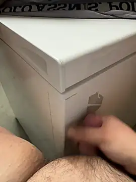 Snapshot of buri232 chatting on March 16, 8:18 am buri232 online show from March 16, 8:18 am