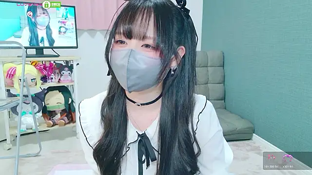 -M Hinano  online show from June 15, 1:02 pm