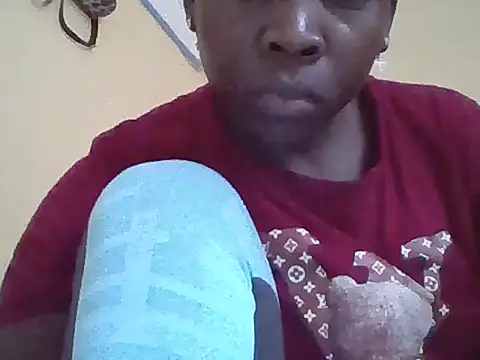 Snapshot of miss_melis chatting on April 2, 10:24 am miss melis online show from April 2, 10:24 am