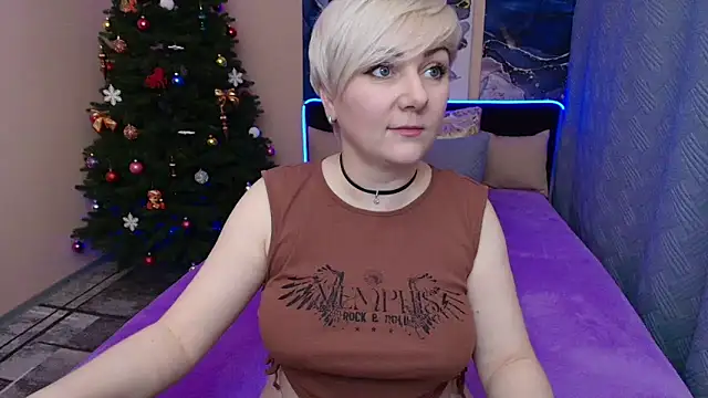 Snapshot of BlondPearl chatting on January 5, 5:38 pm BlondPearl online show from January 5, 5:38 pm