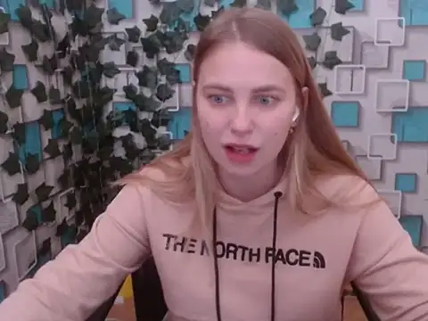 Snapshot of klerkarina chatting on December 2, 9:13 am klerkarina online show from December 2, 9:13 am