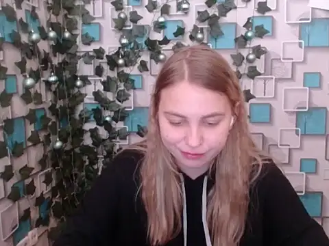 Snapshot of klerkarina chatting on December 5, 9:39 am klerkarina online show from December 5, 9:39 am