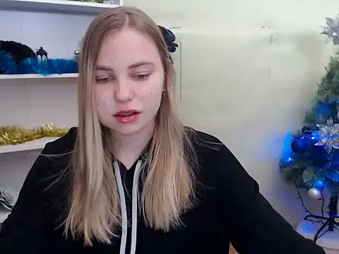 Snapshot of klerkarina chatting on December 22, 5:56 am klerkarina online show from December 22, 5:56 am