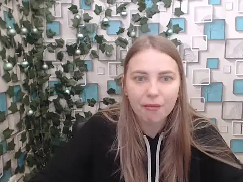 Snapshot of klerkarina chatting on January 9, 5:44 am klerkarina online show from January 9, 5:44 am