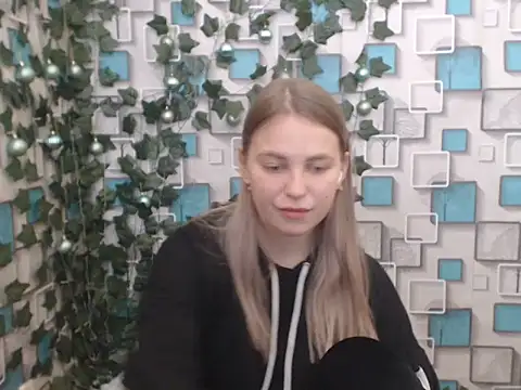 Snapshot of klerkarina chatting on January 9, 8:45 am klerkarina online show from January 9, 8:45 am