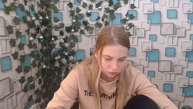 Snapshot of klerkarina chatting on January 18, 9:34 am klerkarina online show from January 18, 9:34 am