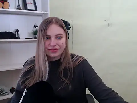 Snapshot of klerkarina chatting on February 12, 12:12 pm klerkarina online show from February 12, 12:12 pm