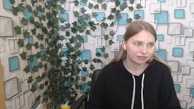 Snapshot of klerkarina chatting on February 18, 9:21 am klerkarina online show from February 18, 9:21 am