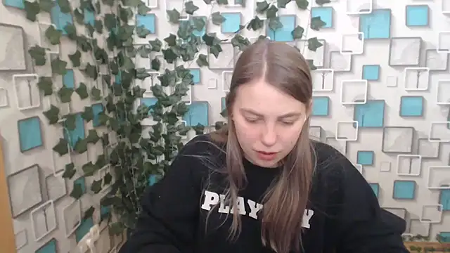 Snapshot of klerkarina chatting on February 21, 9:02 am klerkarina online show from February 21, 9:02 am