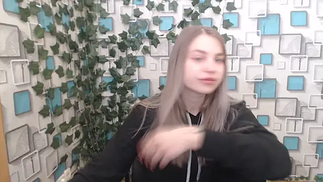 Snapshot of klerkarina chatting on February 22, 5:44 am klerkarina online show from February 22, 5:44 am