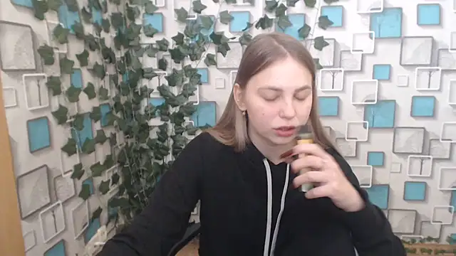 Snapshot of klerkarina chatting on March 4, 10:24 am klerkarina online show from March 4, 10:24 am