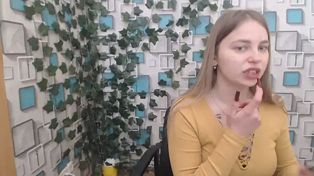 Snapshot of klerkarina chatting on March 8, 6:54 am klerkarina online show from March 8, 6:54 am