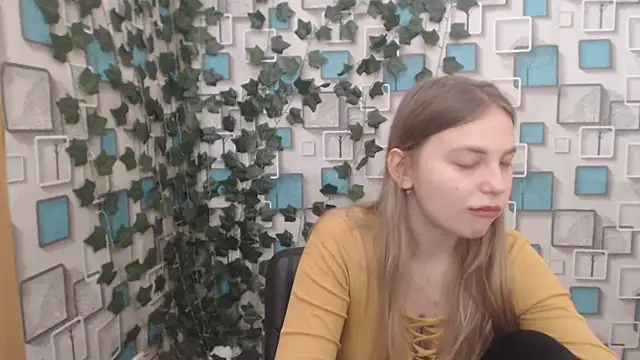 Snapshot of klerkarina chatting on March 10, 5:43 am klerkarina online show from March 10, 5:43 am