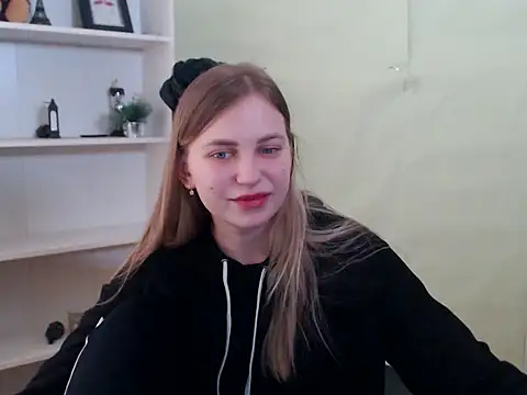 Snapshot of klerkarina chatting on March 18, 9:09 am klerkarina online show from March 18, 9:09 am