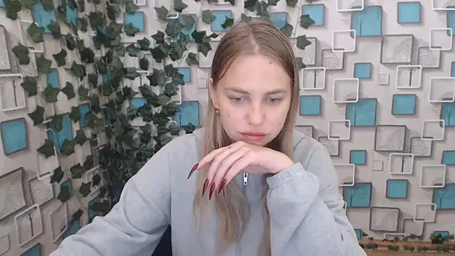 Snapshot of klerkarina chatting on October 6, 5:05 am klerkarina online show from October 6, 5:05 am